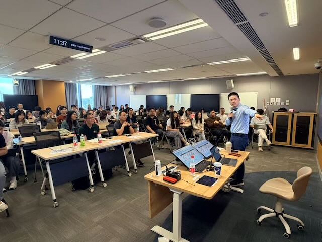 人大经济学院讲座：一站式科研:VS Code 与大模型实操应用